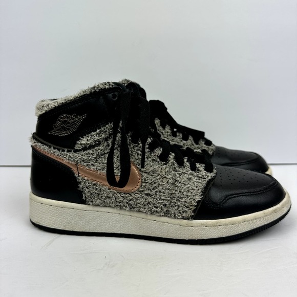 Nike Shoes - Air Jordan 1 Retro High GS 'Fleece' Kids Sz 5Y Women's Sz 6.5 Black 332148-022